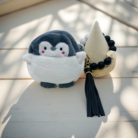 Cute Penguin Coin Purse Keychain Wristlet - Picture 1 of 5